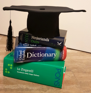 Thesises and graduation hat
